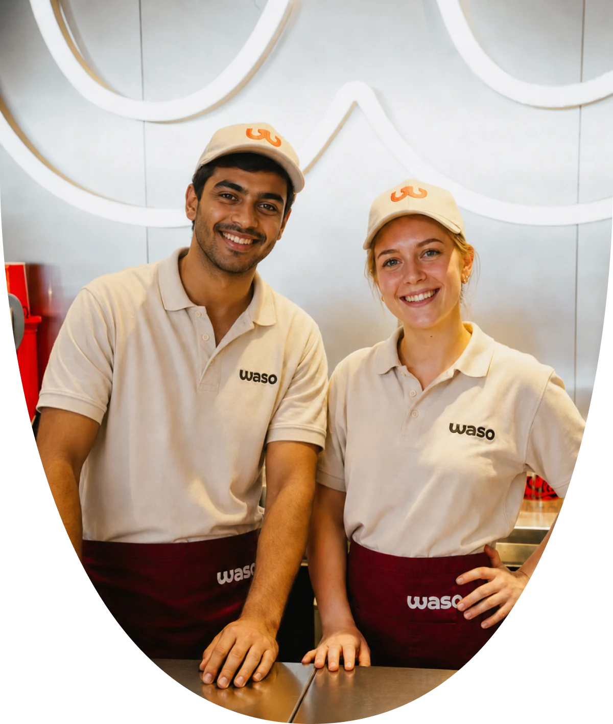 Membri del team Waso al lavoro nel locale
